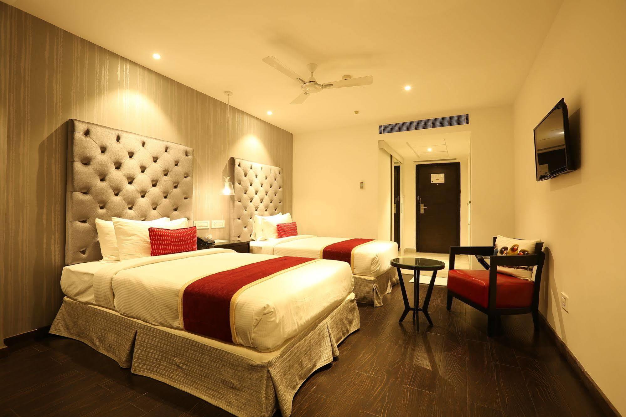 Deccan Serai, Hitec City, Hotel Hyderabad