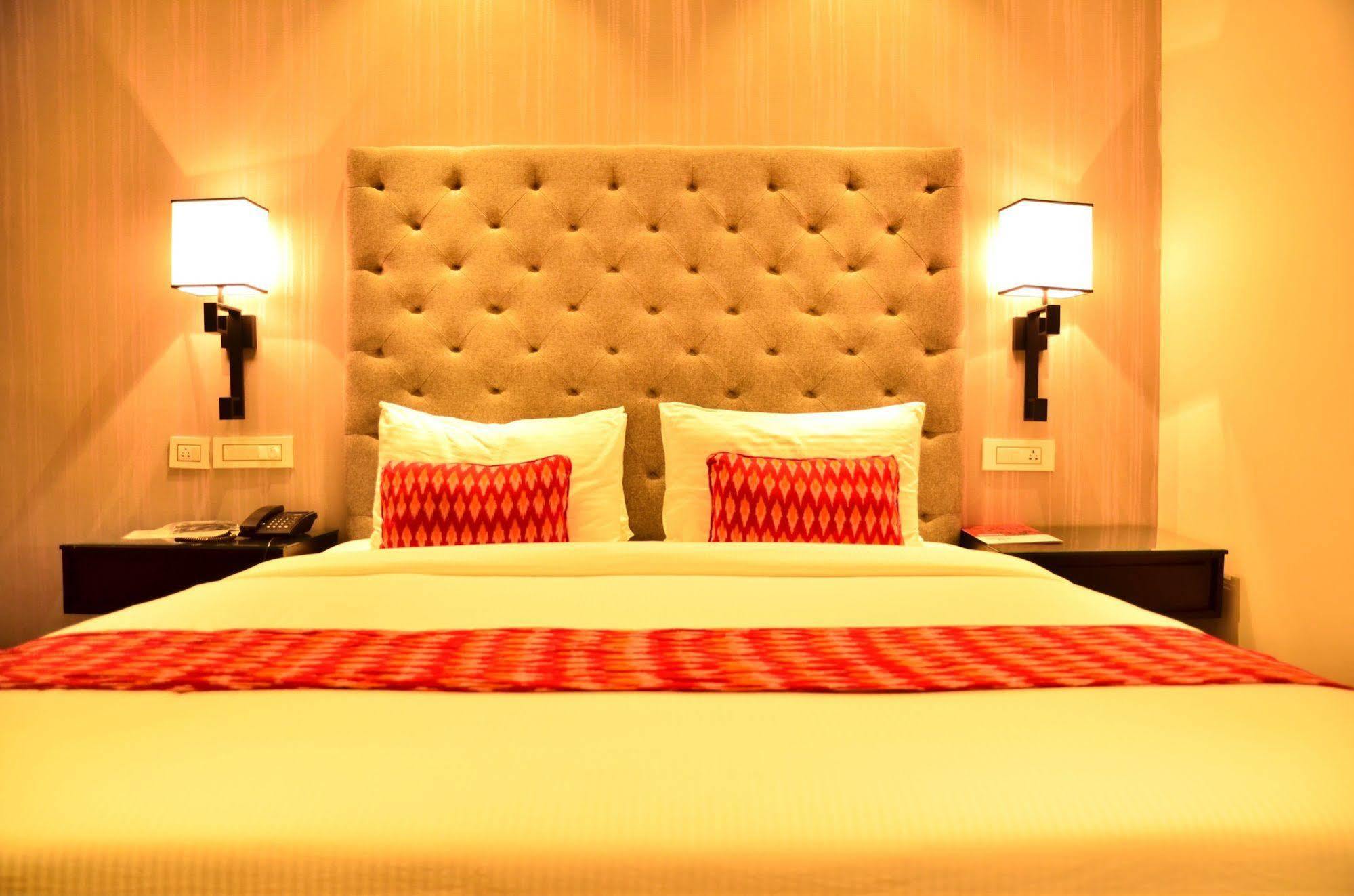 Deccan Serai, Hitec City, 3* Hyderabad