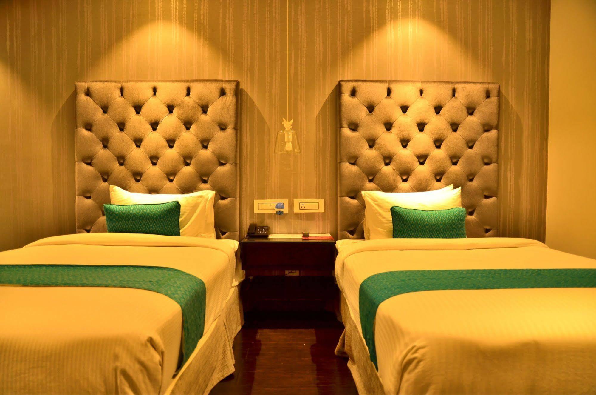 Deccan Serai, Hitec City, 3* Hyderabad