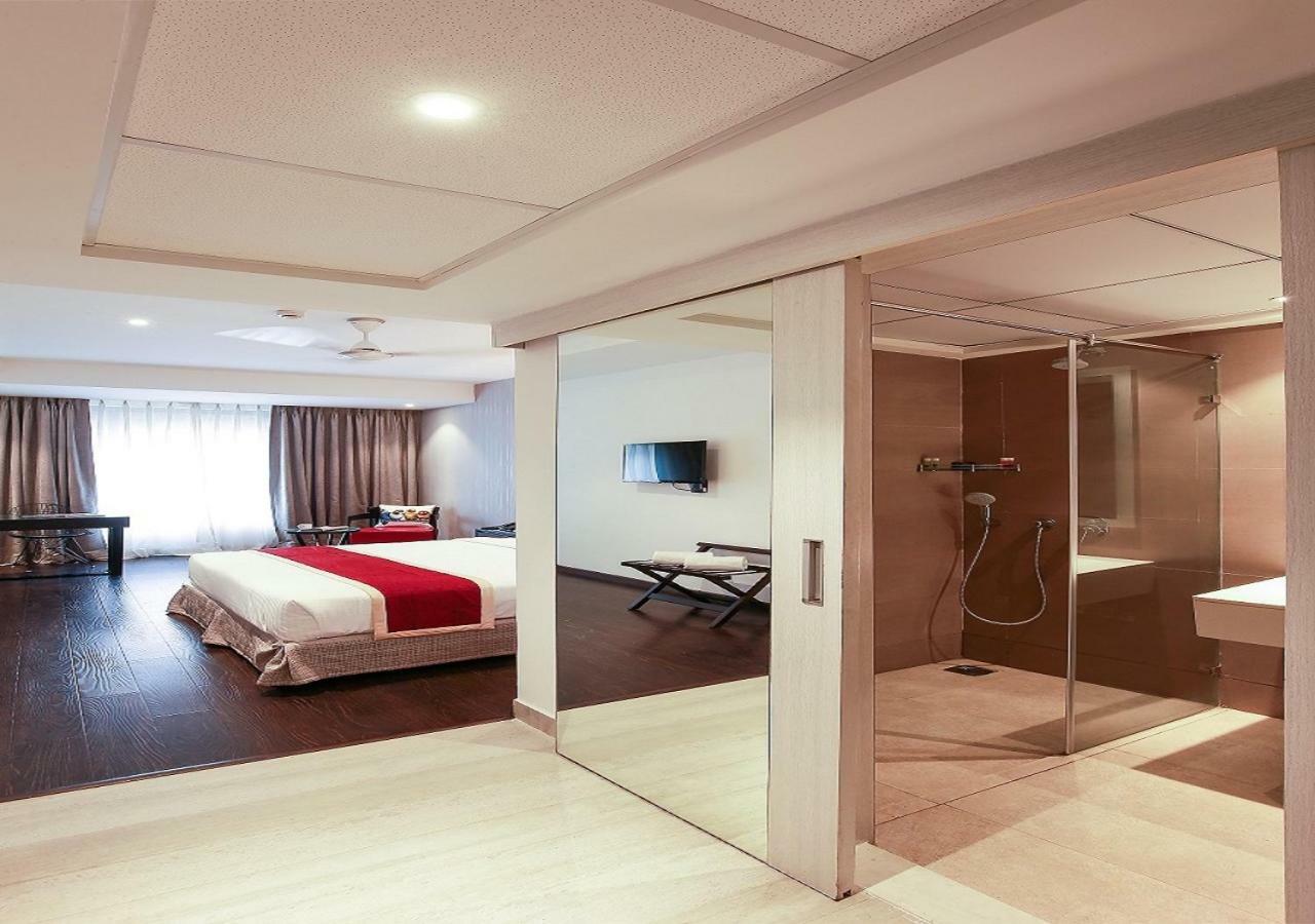 Deccan Serai, Hitec City, Hotel Hyderabad